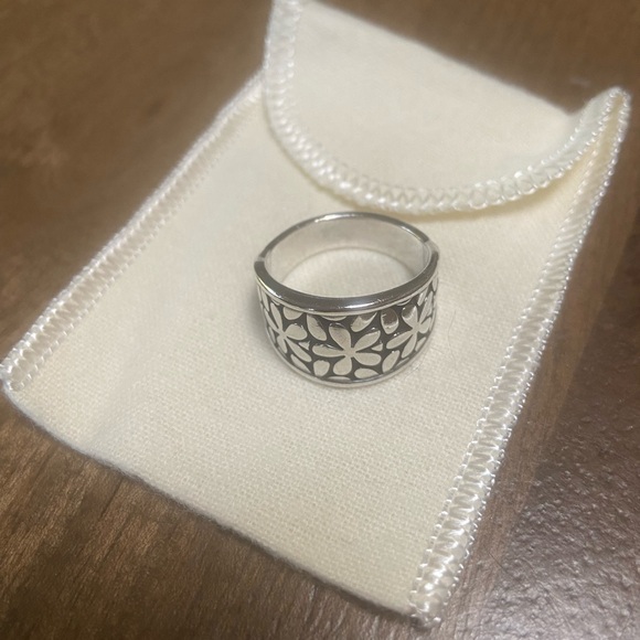 RETIRED James Avery Spring Blossom Flower Band Ring Size 9 - Picture 3 of 13